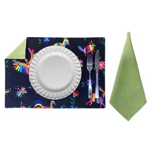 Mantel individual de tela. Decoración de mesa.